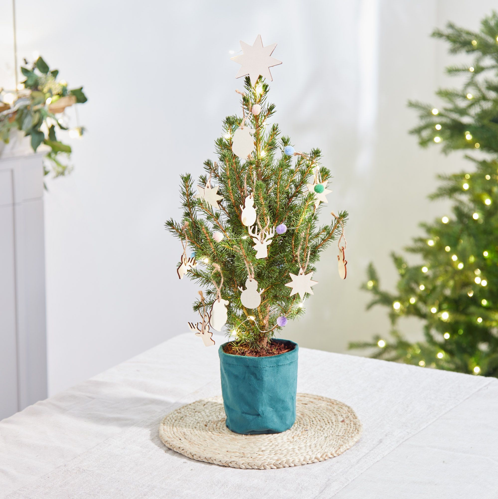 Send the Letterbox Deck the halls mini Christmas Tree | Arena Flowers